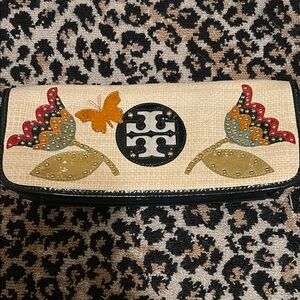 Tory Burch Suki Reva Straw Black Patent Leather Floral Butterfly Clutch Purse